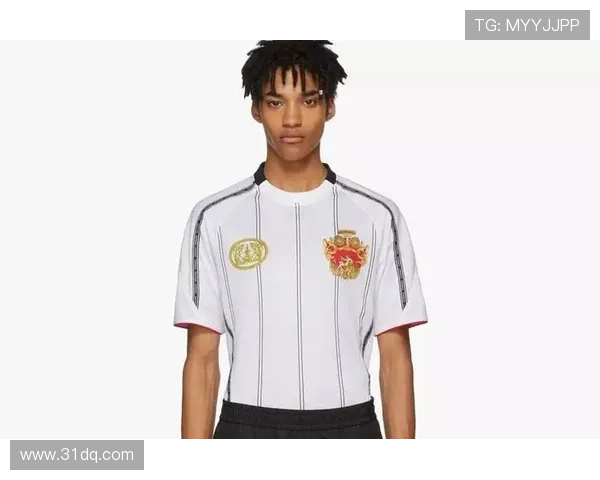 足球明星最爱潮牌揭秘他们独特的时尚选择与潮流趋势